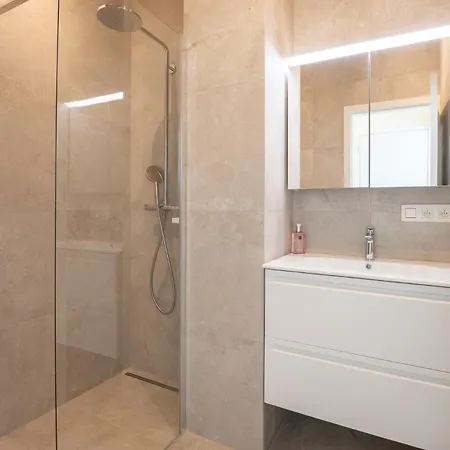 Apartment Beautiful Renovated In An Authentic Building
