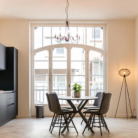 Beautiful Renovated In An Authentic Building Ostend