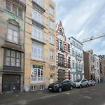 Beautiful Renovated In An Authentic Building Остенде