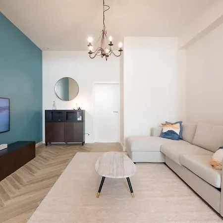 Apartamento Beautiful Renovated In An Authentic Building
