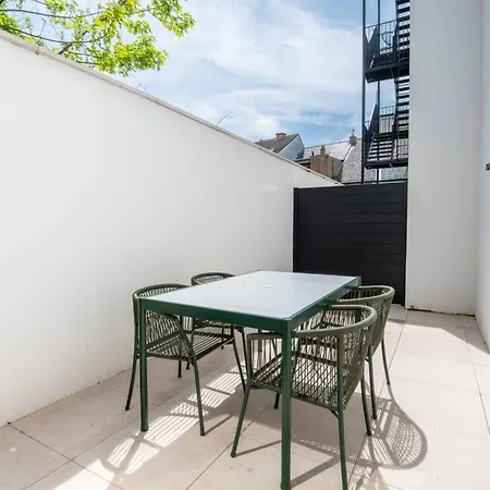 Beautiful Renovated In An Authentic Building *