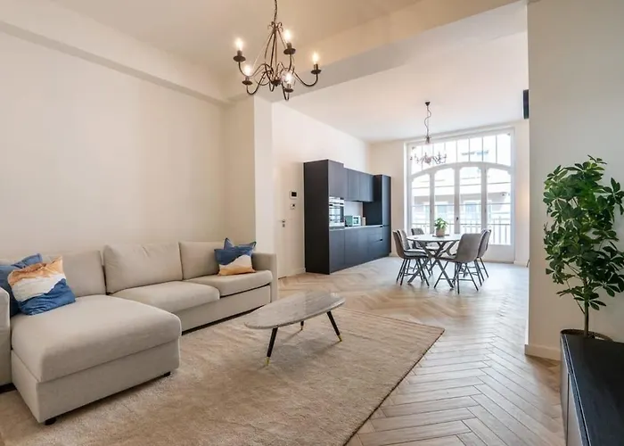 Apartamento Beautiful Renovated In An Authentic Building