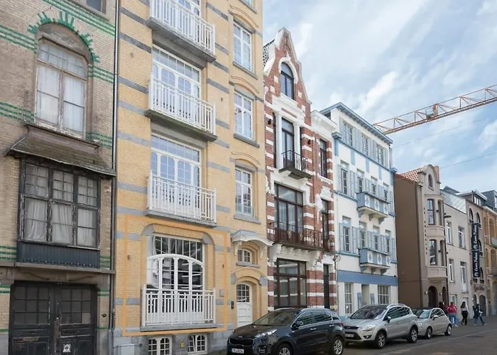 Beautiful Renovated In An Authentic Building * Oostende