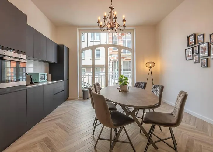 Beautiful Renovated In An Authentic Building