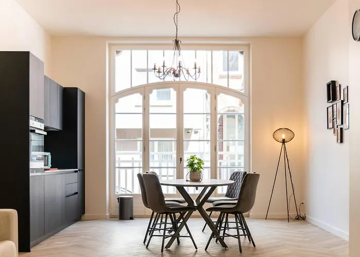 Beautiful Renovated In An Authentic Building Ostend