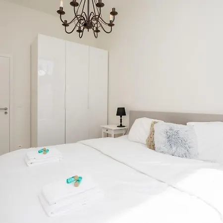 アパート Beautiful Renovated In An Authentic Building *