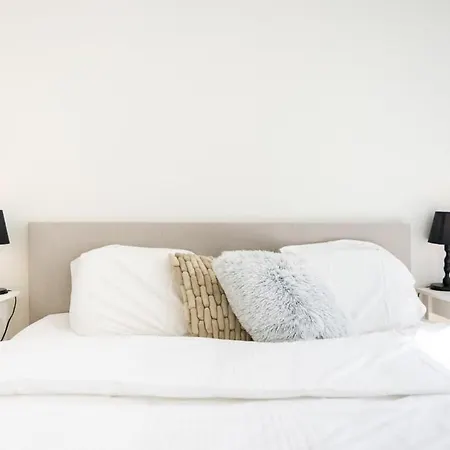 Beautiful Renovated In An Authentic Building * オステンド